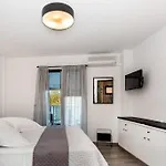 A & B Minimal With Sea View In Lägenhet Argostoli (Kefalonia)
