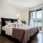 A & B Minimal With Sea View In Lägenhet *