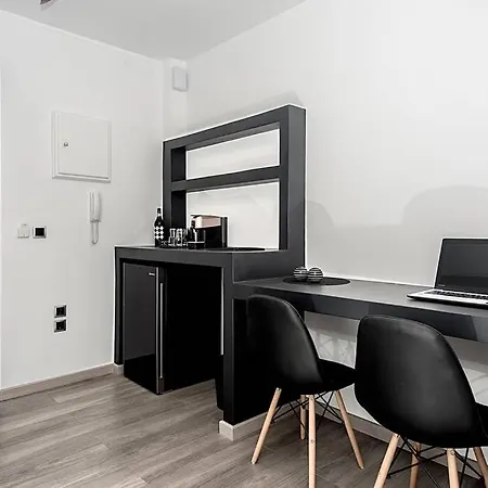 شقة A & B Minimal With Sea View In *