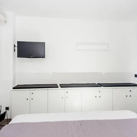 A & B Minimal With Sea View In شقة أرغوستولي