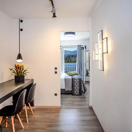 A & B Minimal With Sea View In شقة