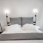 A & B Minimal With Sea View In ארגוסטולי