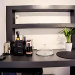A & B Minimal With Sea View In דירה *