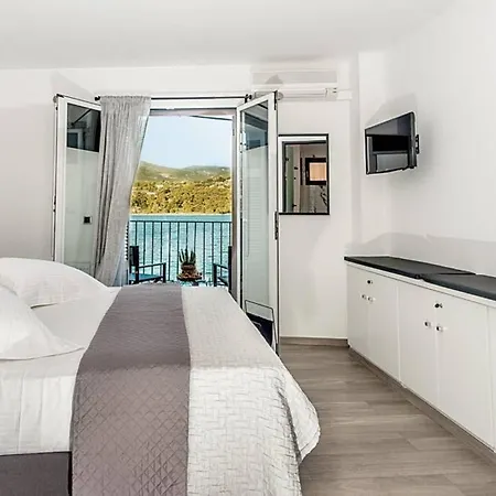Apartment A & B Minimal With Sea View In
