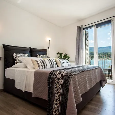 Apartment A & B Minimal With Sea View In *
