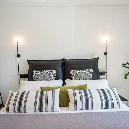 A & B Minimal With Sea View In Apartman